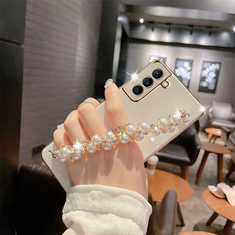 Silicone Case with Diamond Pearl Bracelet Chain