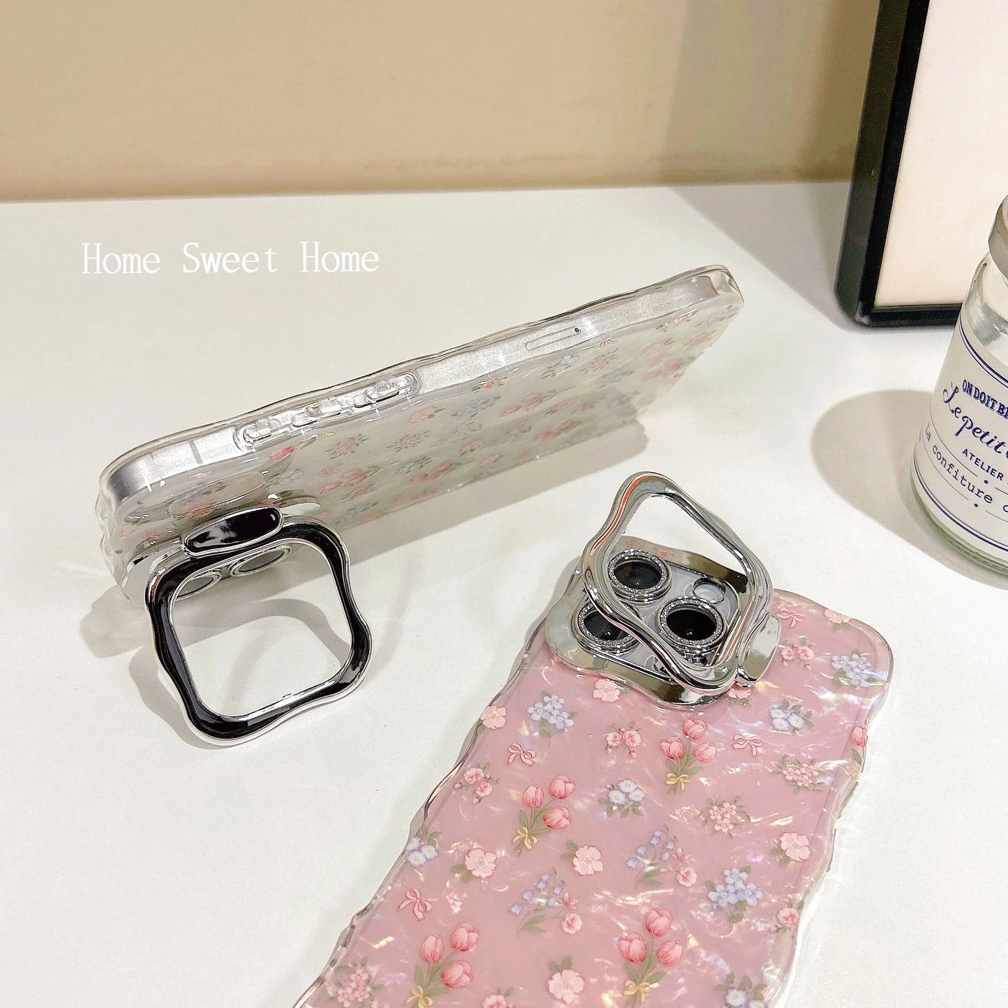 Chic Tulips Pattern Waving Frame Phone Case for iPhone