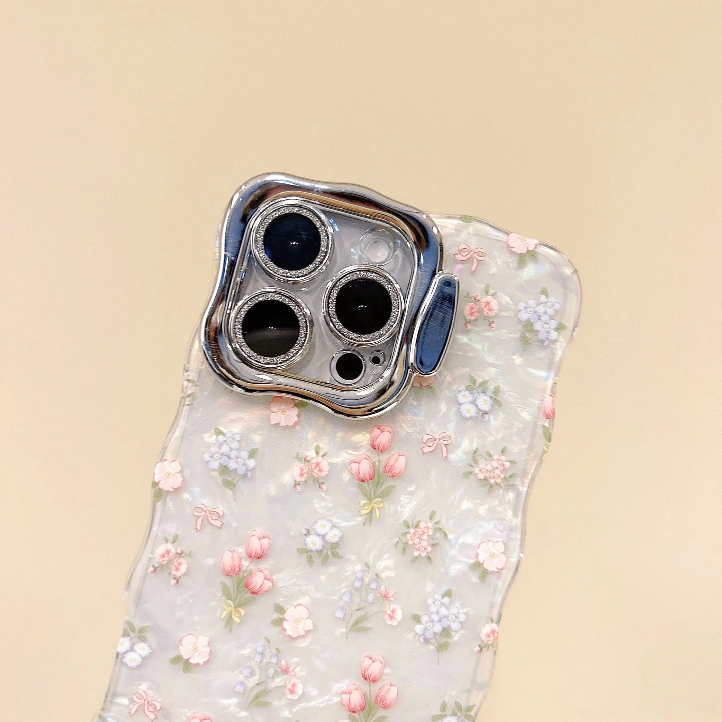 Chic Tulips Pattern Waving Frame Phone Case for iPhone