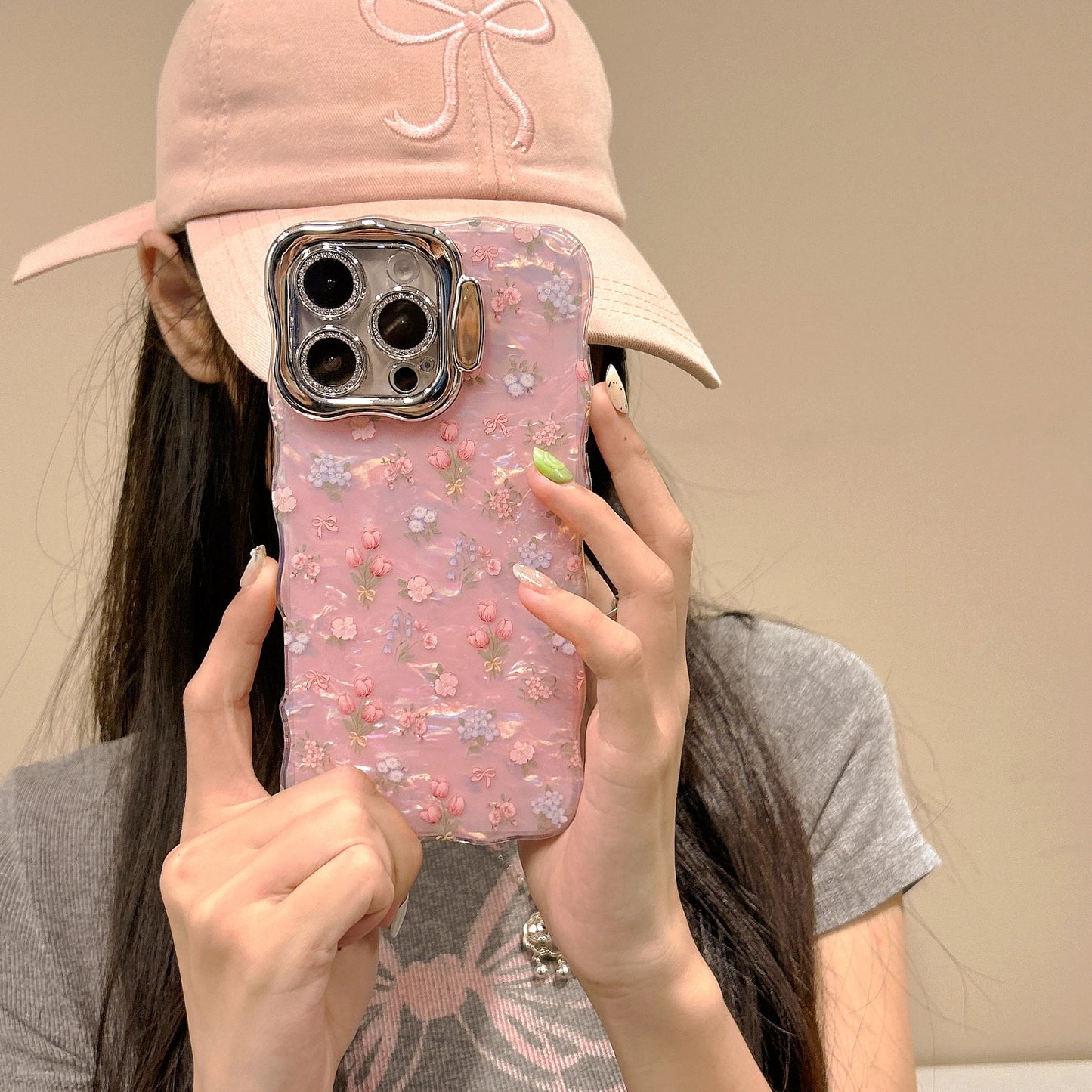Chic Tulips Pattern Waving Frame Phone Case for iPhone
