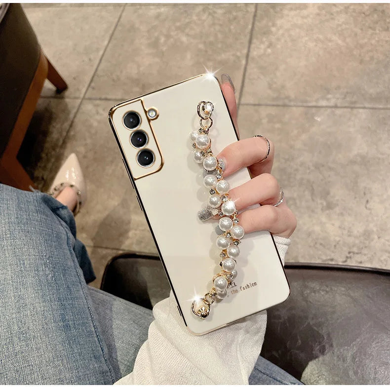 Silicone Case with Diamond Pearl Bracelet Chain